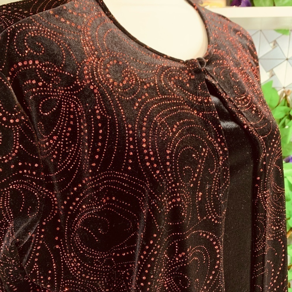 Kim Rogers Women’s XL Black Velvet Red Sparkle Holiday Long Sleeve Top - Picture 5 of 11